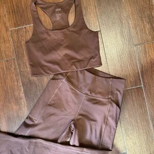 Girlfriend Collective Set in Earth Size Medium